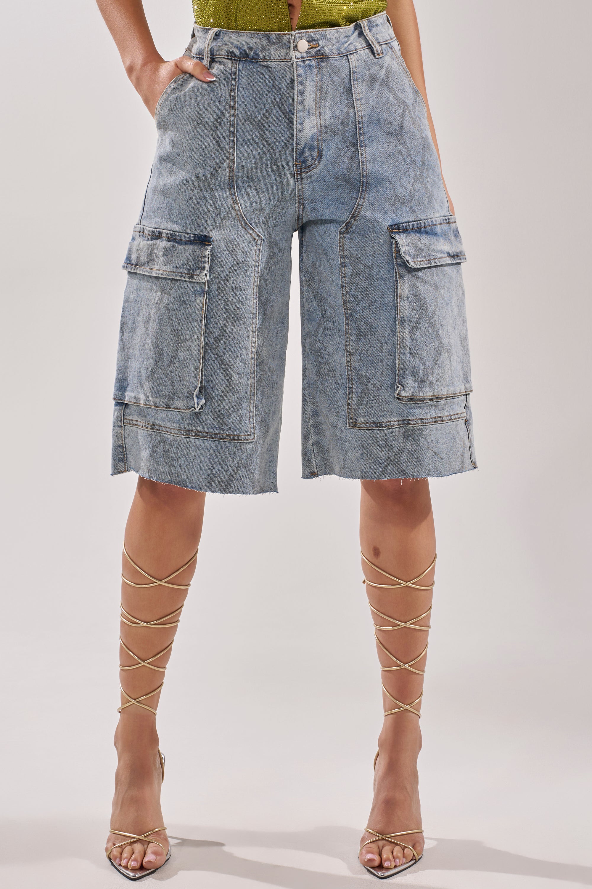 LITTLE SNAKE BERMUDA SHORT