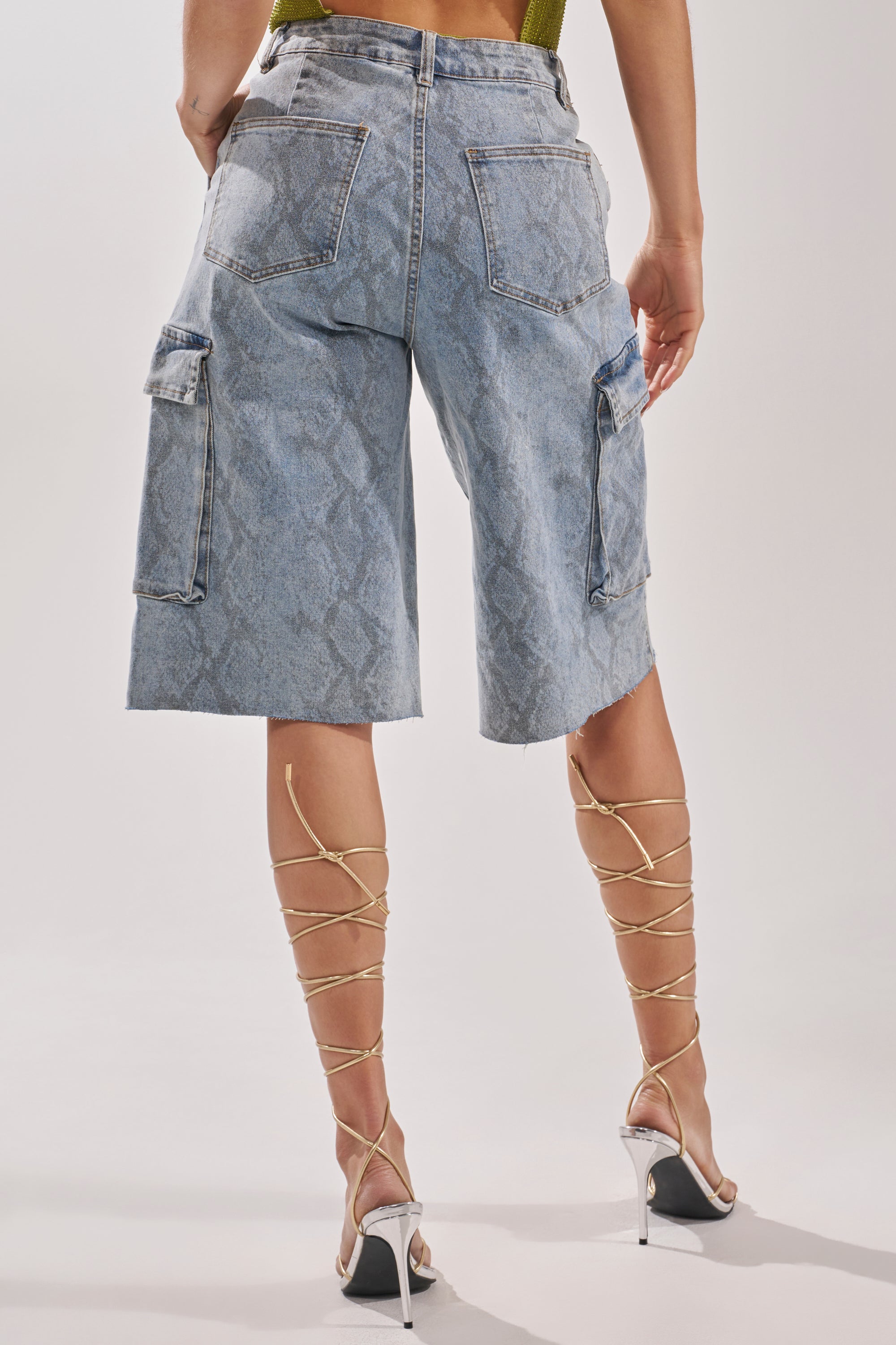 LITTLE SNAKE BERMUDA SHORT