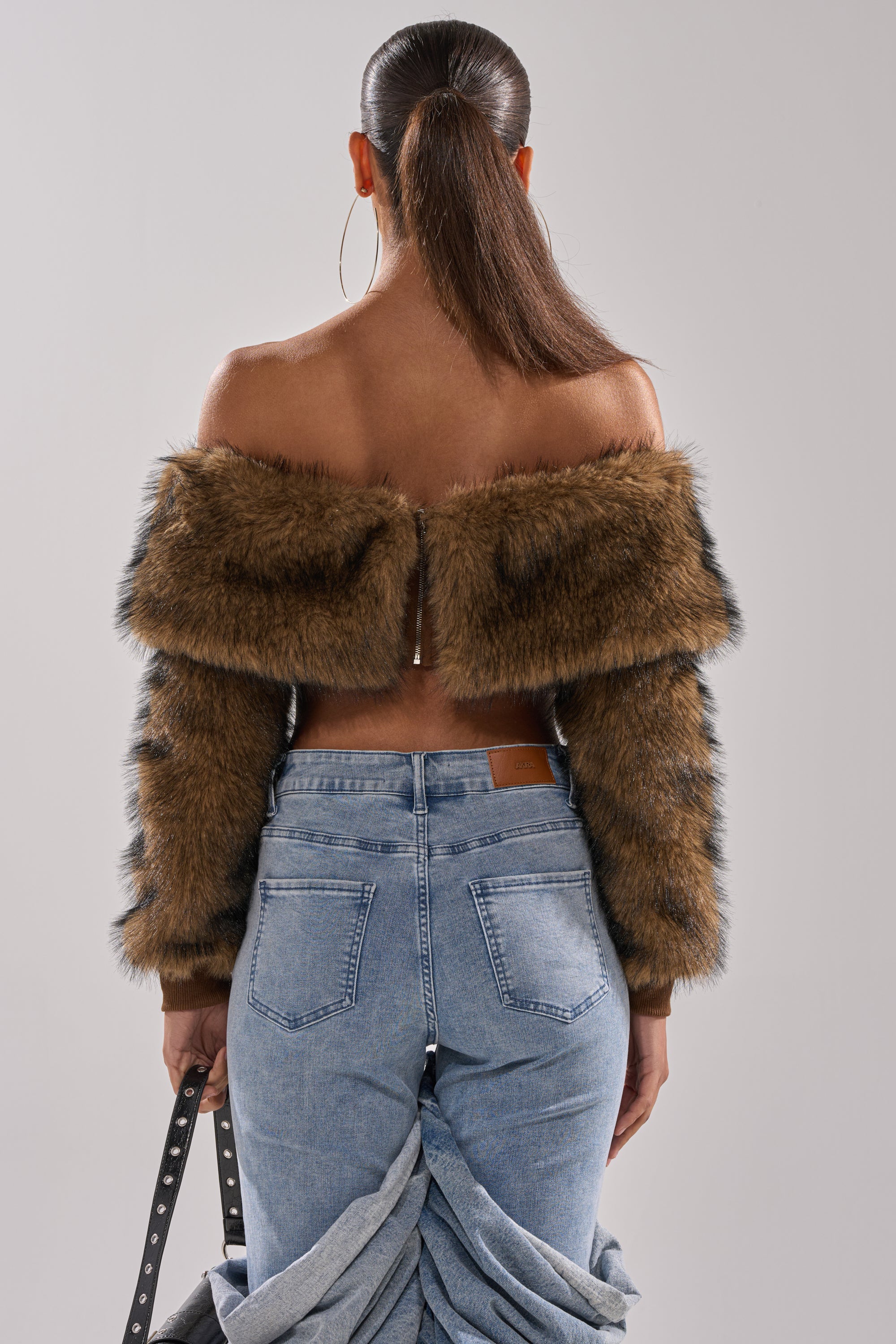 TEDDY BEAR CROPPED LONG SLEEVE TOP