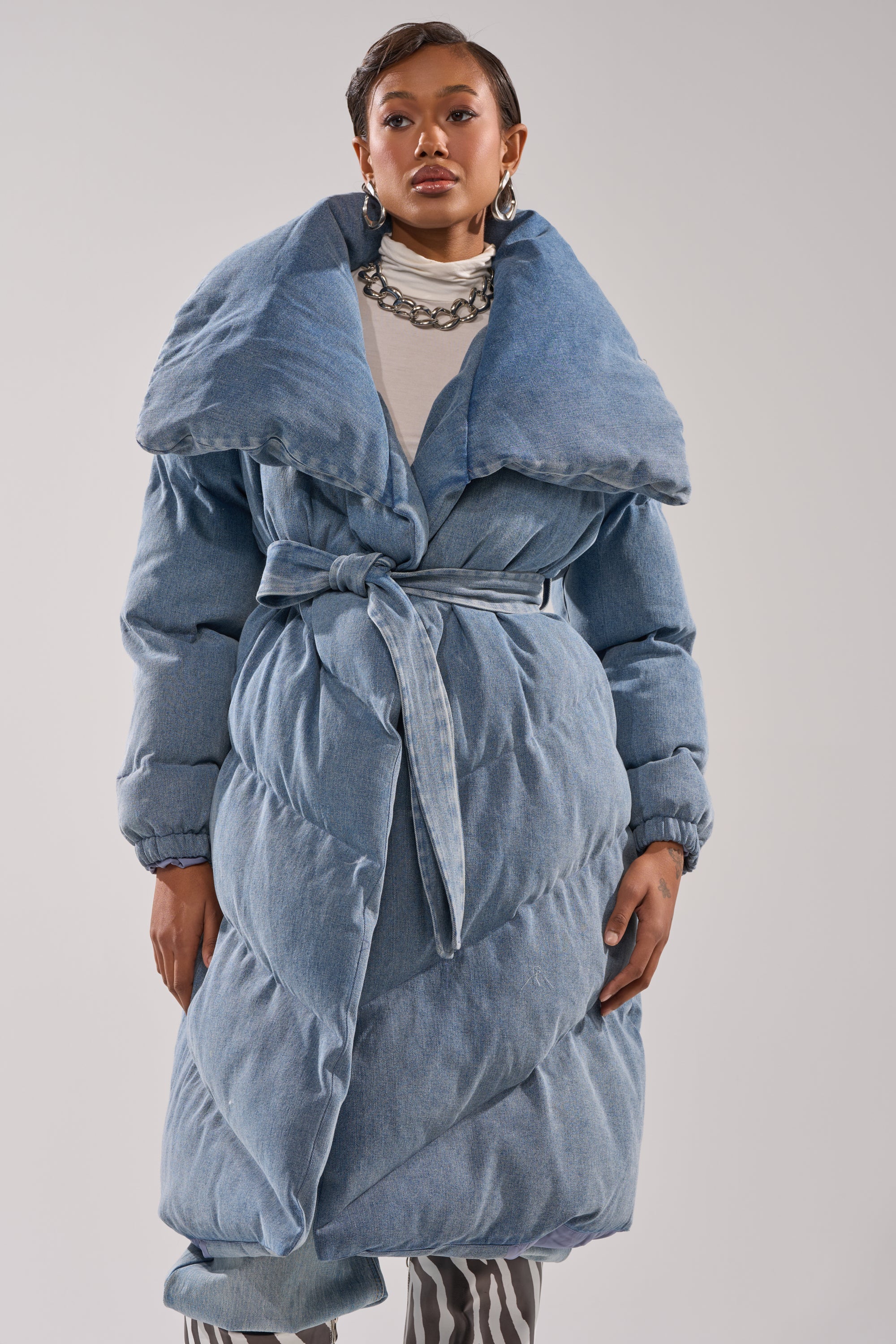 I'M OUTSIDE DENIM PUFFER