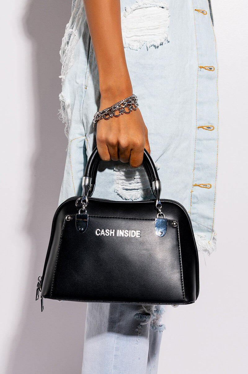 I GOT CASH INSIDE PURSE
