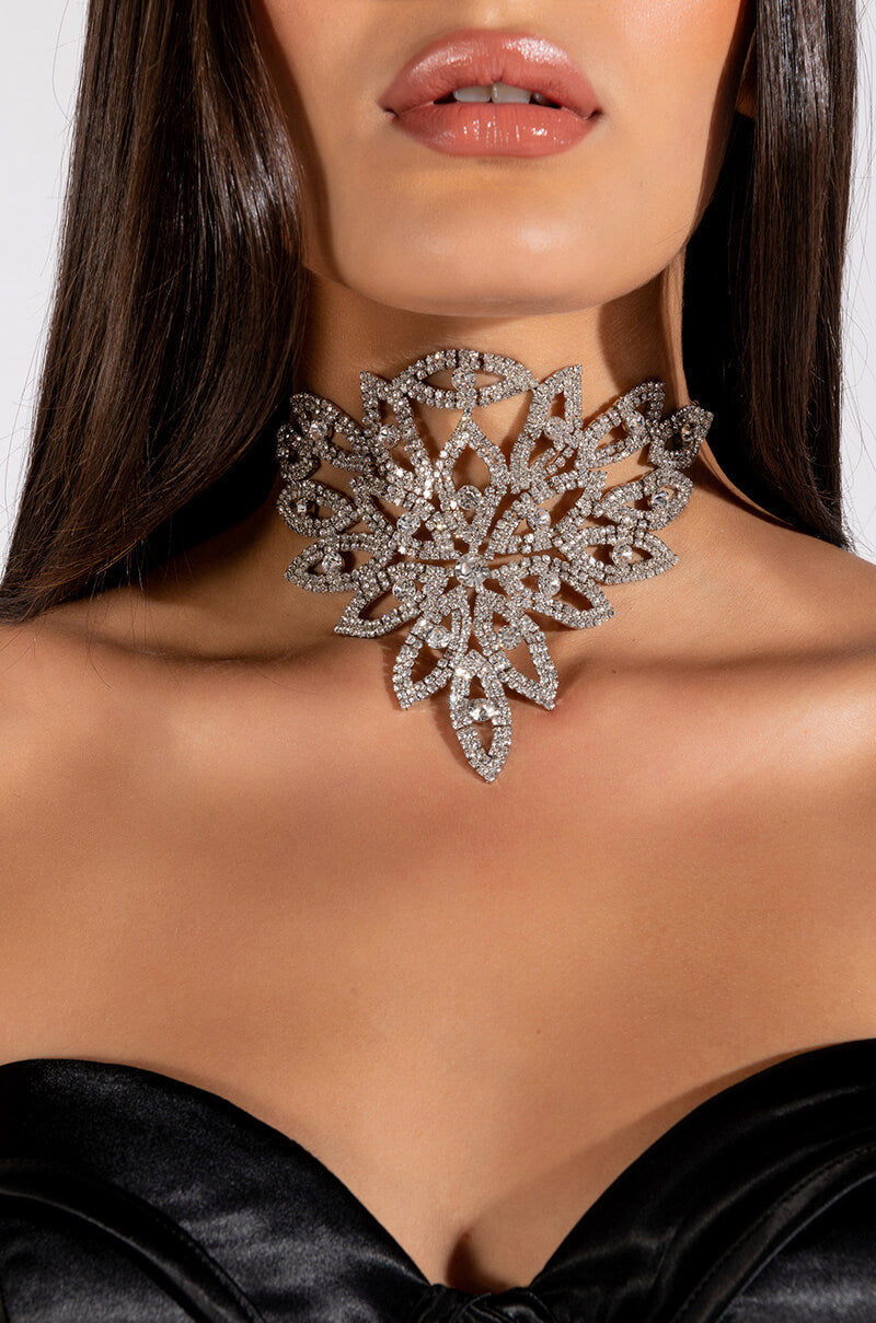 ICY NECK BRACE CHOKER