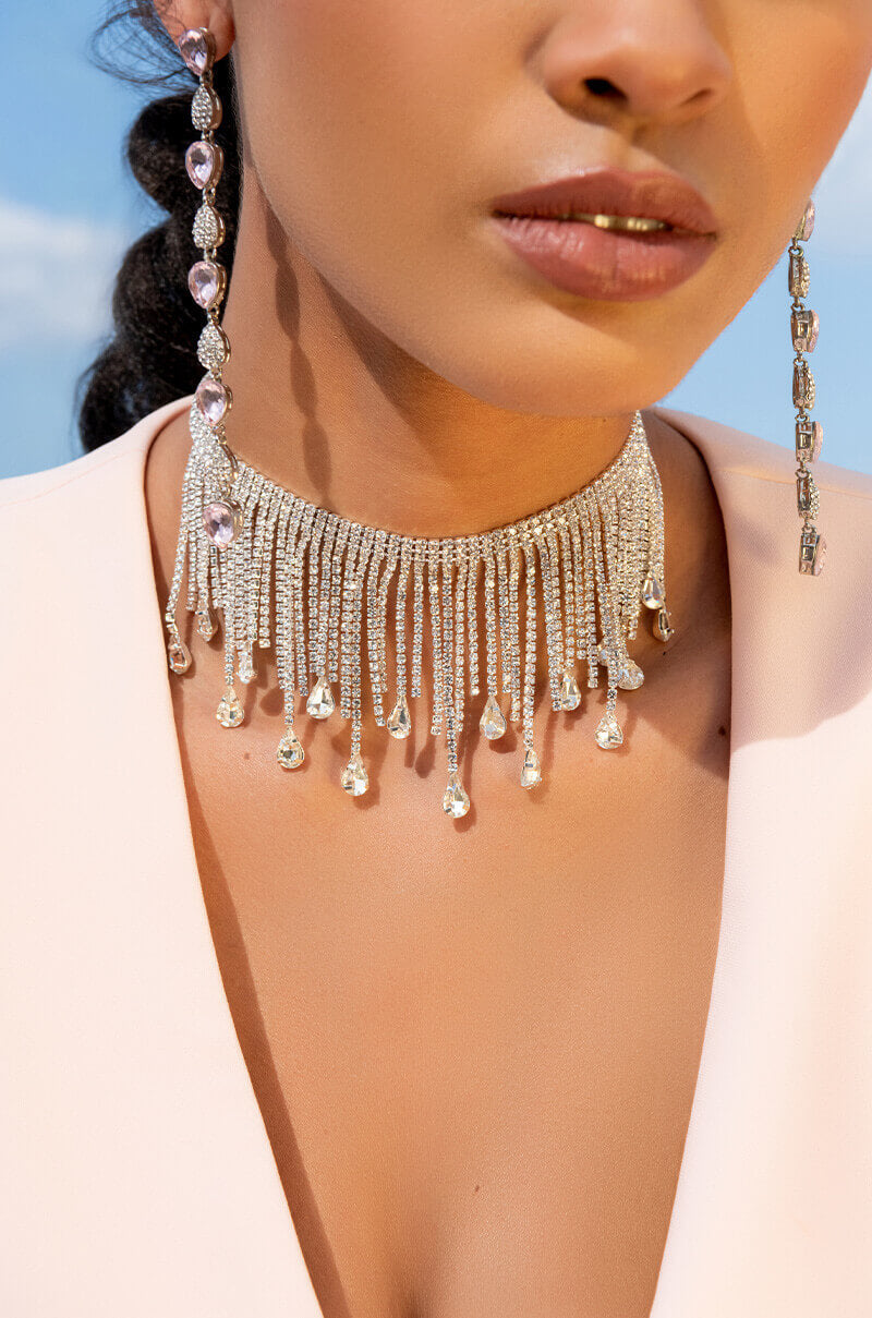 SHE'S A MANIAC DRIPPING CHOKER